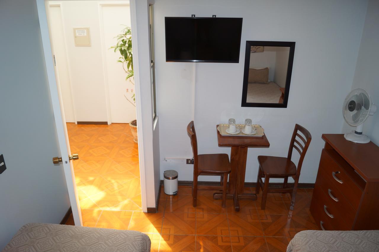 Residencial Universitaria Santiago Exterior photo